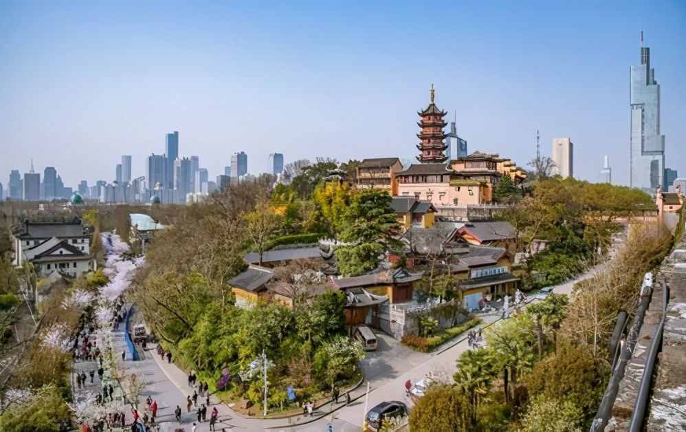 南京的千年寺廟：美麗的雞鳴寺