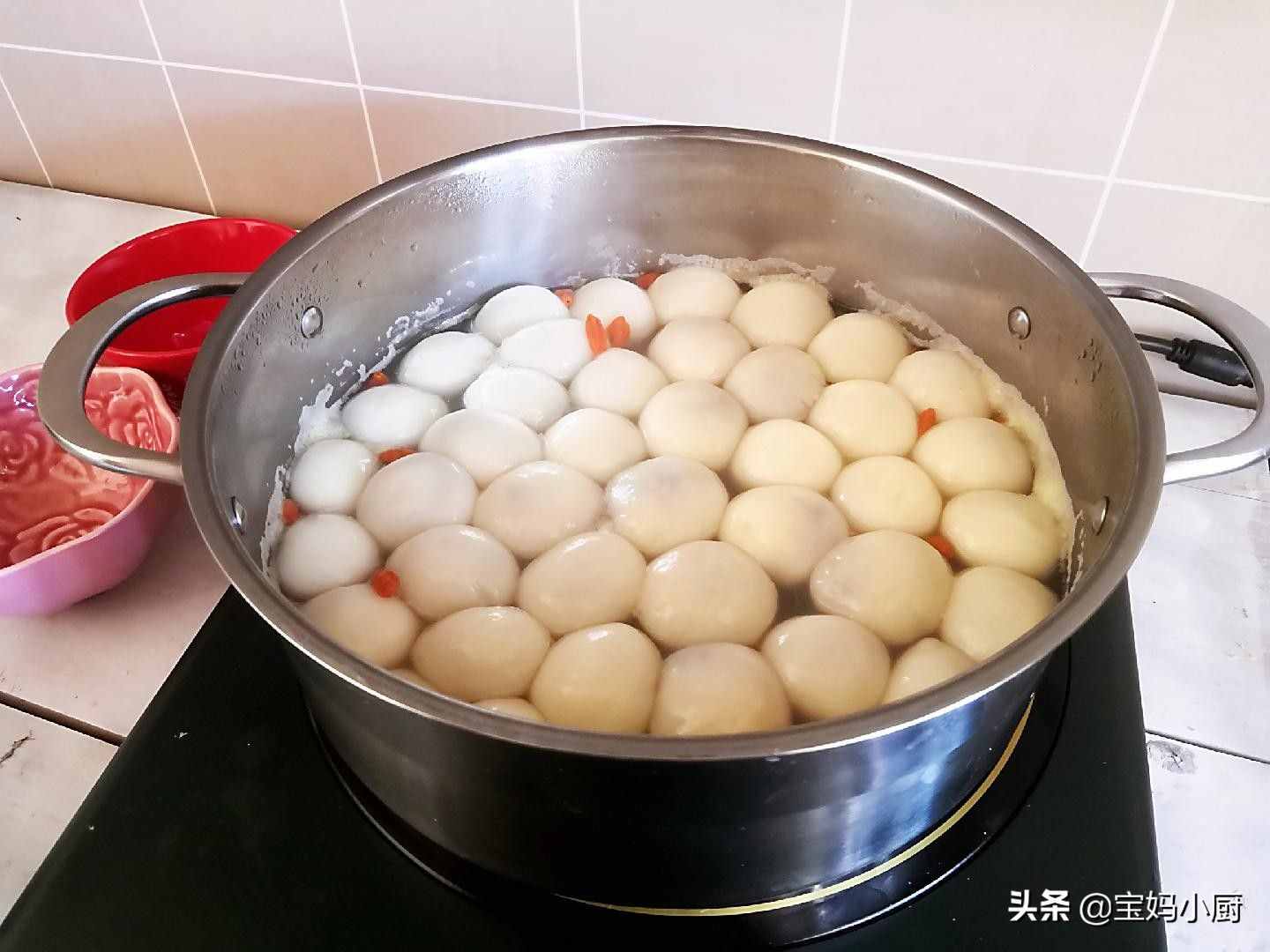 煮湯圓，三個(gè)技巧掌握好，保證圓鼓鼓好吃不破皮