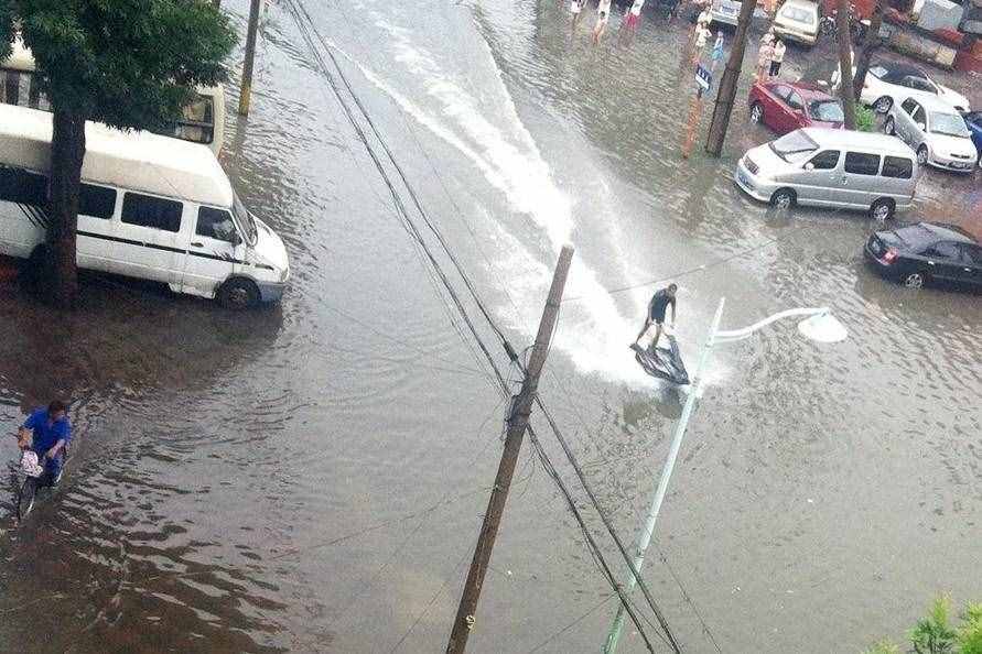 愛車泡了水怎么辦？別慌！趕緊這樣做，車子還能開損失降最低