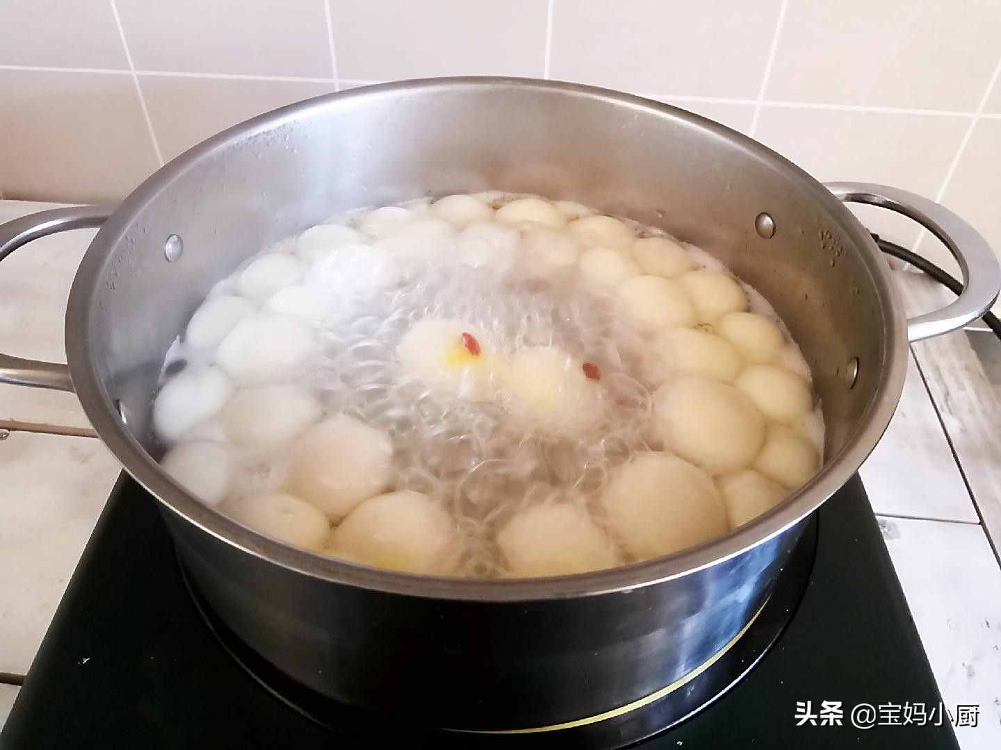 煮湯圓，三個(gè)技巧掌握好，保證圓鼓鼓好吃不破皮