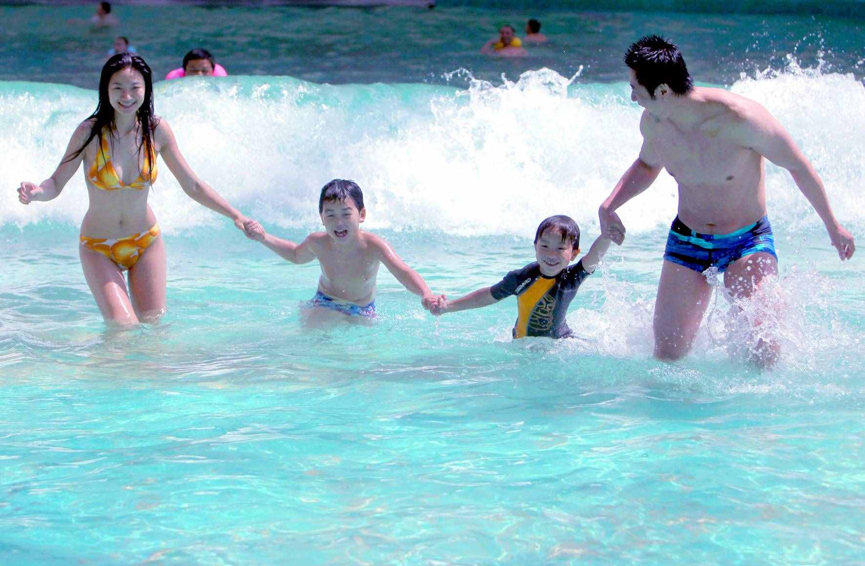 室內漂浮、黑泥美容 來死海才是過夏天