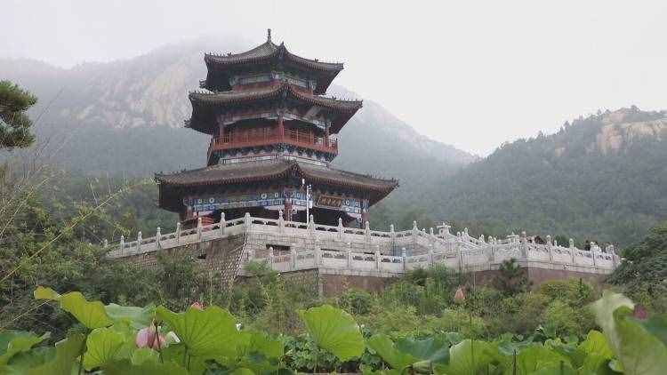 泰安新泰市：雨后新甫山，景色秀麗宜人