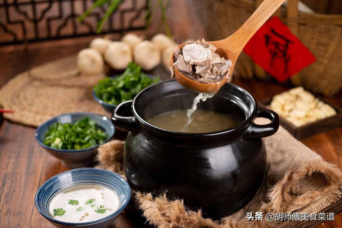 燉羊肉時，牢記“2不放3竅門”，保證羊肉湯鮮味美，沒有腥膻味