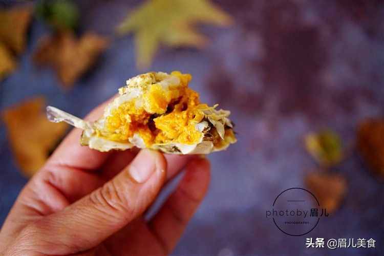 吃螃蟹，用水煮用水蒸都不對(duì)！這才是正確做法，螃蟹鮮嫩還不腥