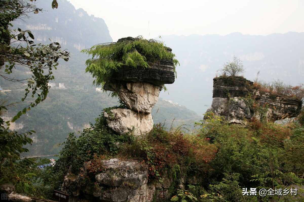 有水的峽谷，往往以三峽自稱，我們經(jīng)常說的“三峽”到底是哪三峽