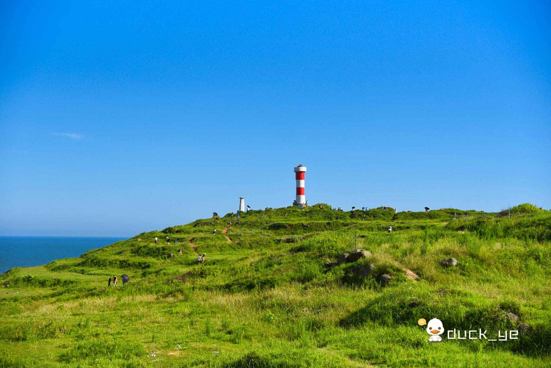 福建漳州有個“小墾丁”，燈塔、草地、無敵海景，美得不像話