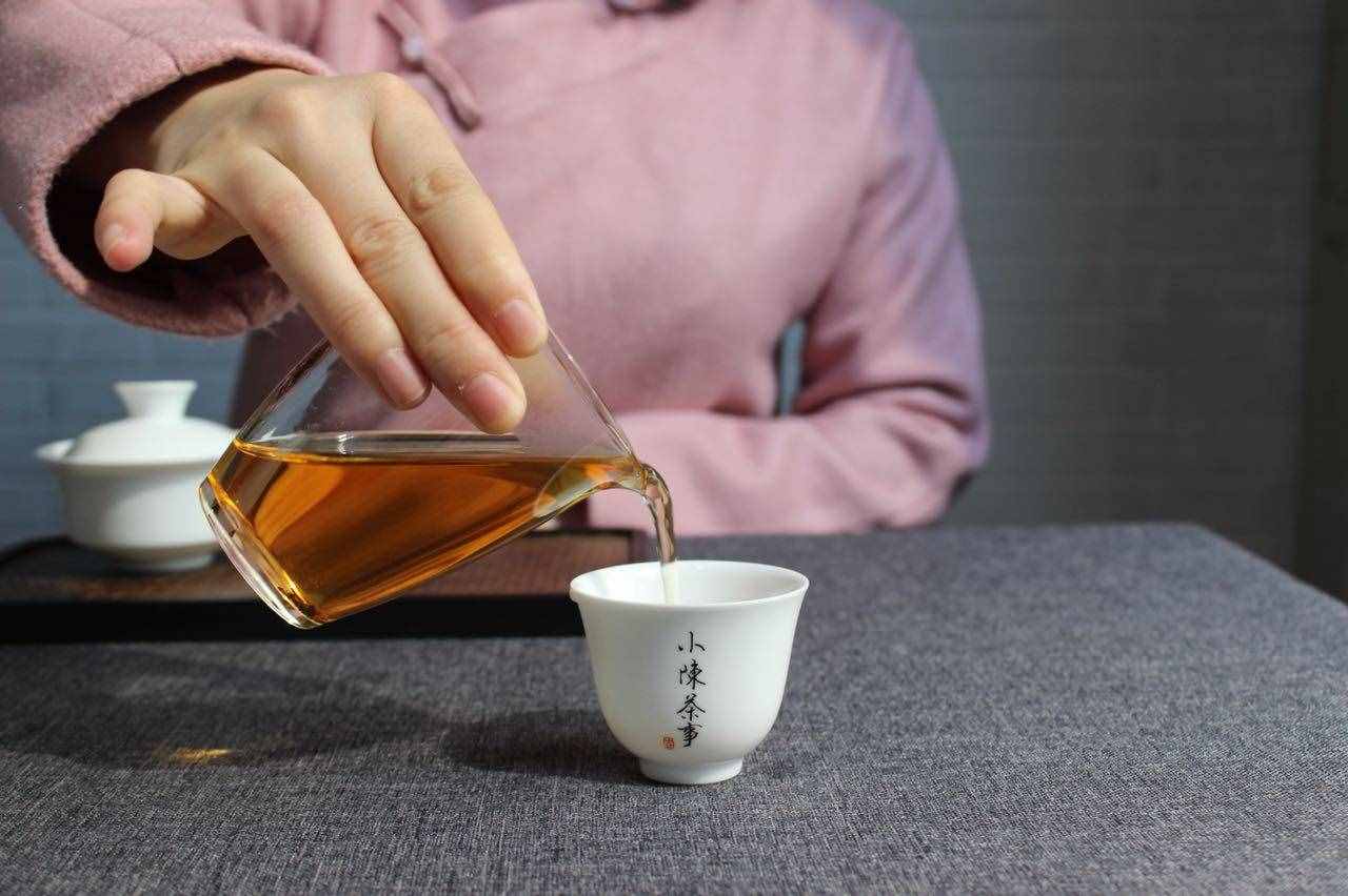 喝茶都說冬紅夏綠，六大茶類里，哪種茶適合夏天喝？