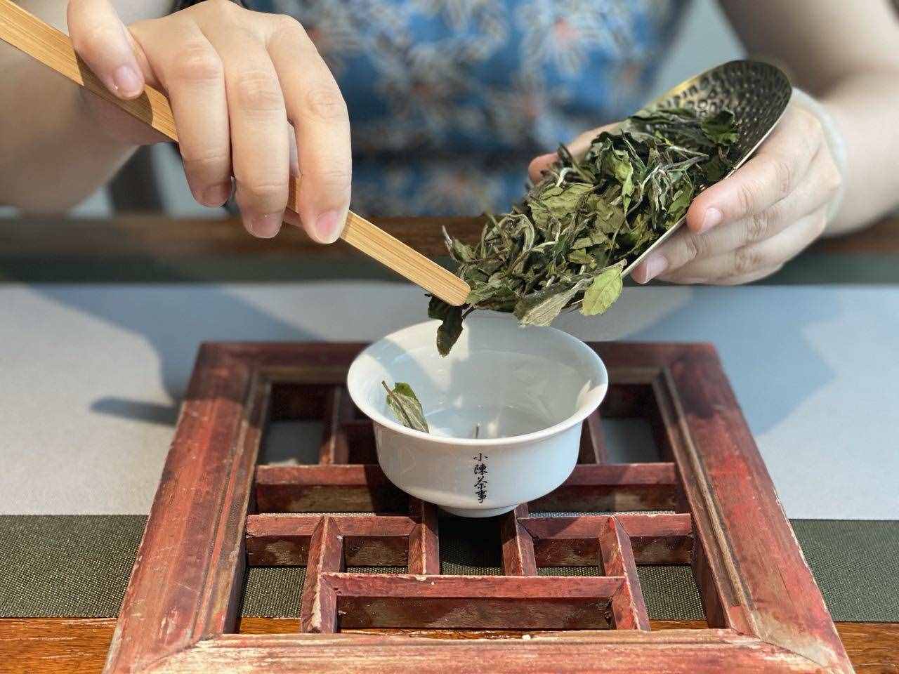 喝茶都說冬紅夏綠，六大茶類里，哪種茶適合夏天喝？