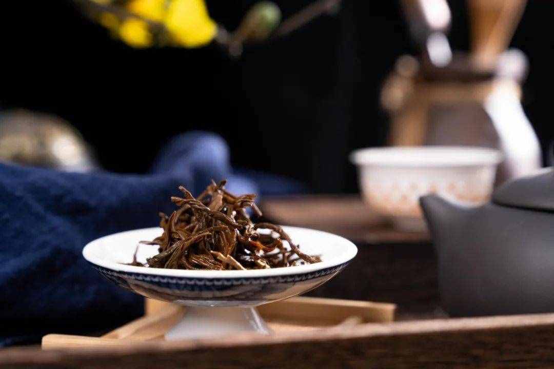 常見烏龍茶怎么喝？巖茶、鐵觀音品飲小技巧