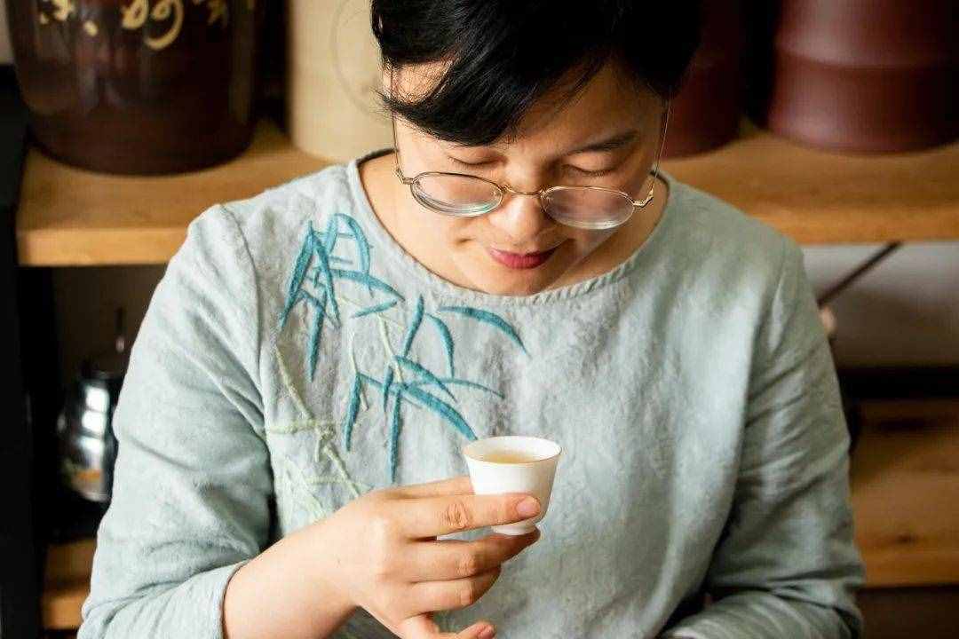 常見烏龍茶怎么喝？巖茶、鐵觀音品飲小技巧