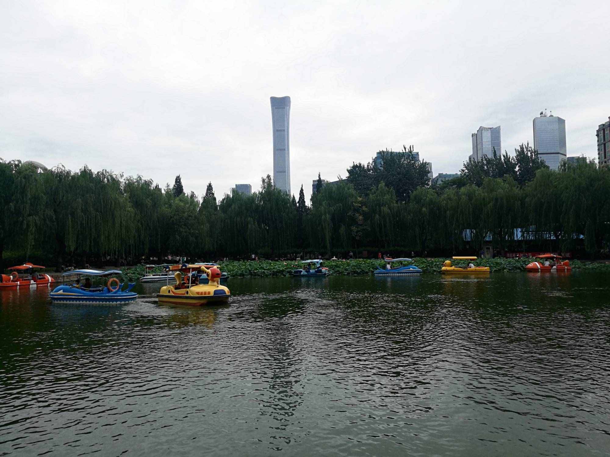 探討北京地鐵10號線團結(jié)湖站，為何與團結(jié)湖公園不在一個地方？